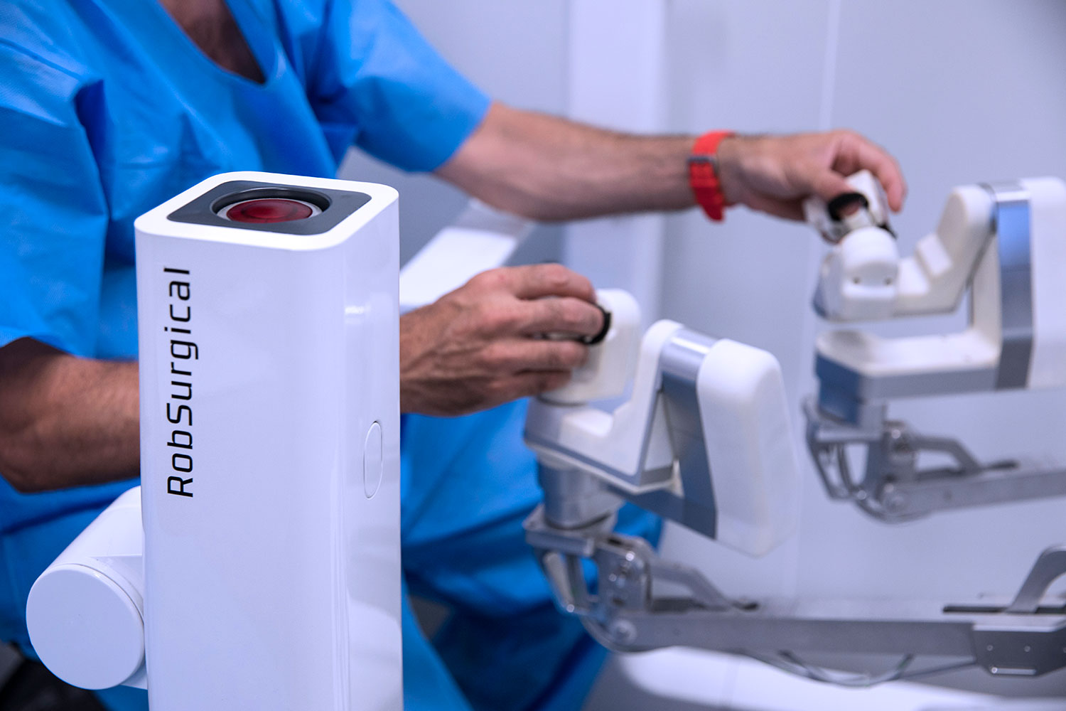 robot quirúrgico Bitrack System Rob Surgical